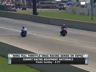 Angie Smith : les freins de sa moto lachent