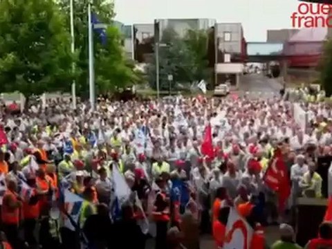 PSA Rennes : manif des salariés