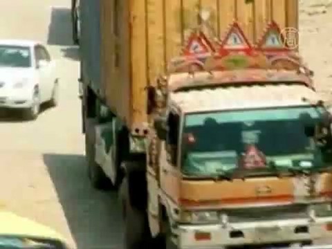 Грузы НАТО начали пересекать границу с Пакистаном