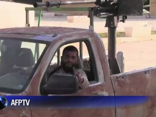 Syria rebels fight back in Azaz town amid heavy shelling