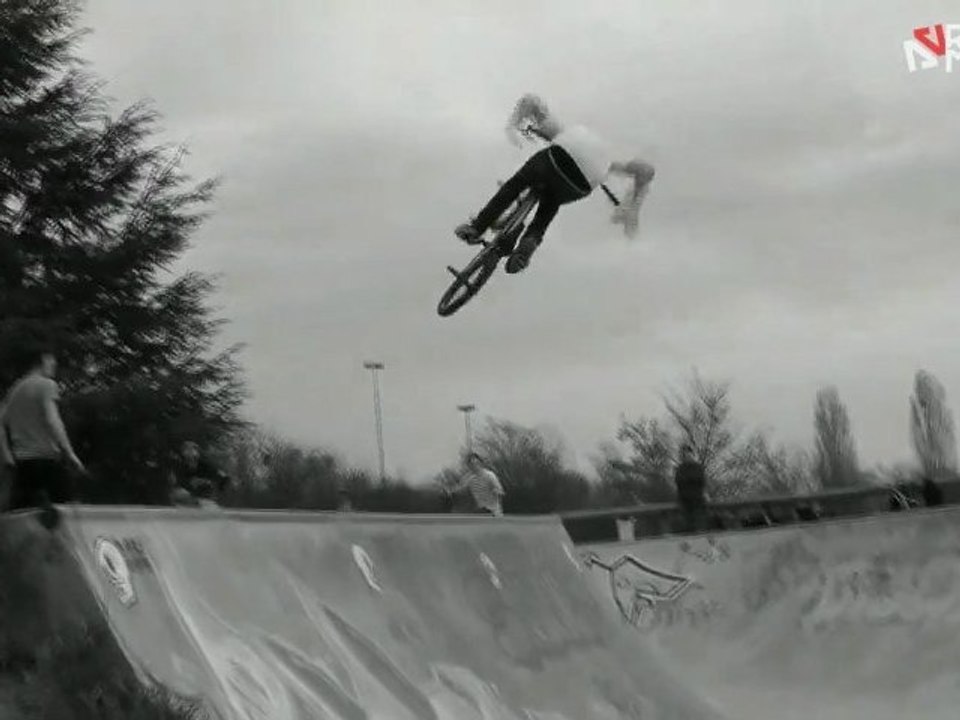 Xtrem Trip Video Contest - BMX ROAD TRIP LYON (FRANCE)