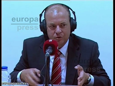 Monago pide regulación estatal sueldos alcaldes