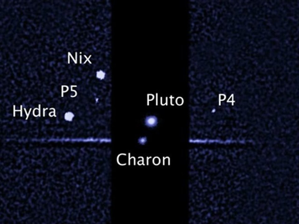 Une cinquième lune autour de Pluton