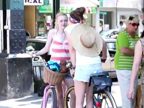 Dakota Fanning and Elizabeth Olsen Get Fruity