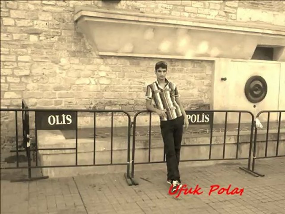 Biz 4 Kişiyiz Gardaş...