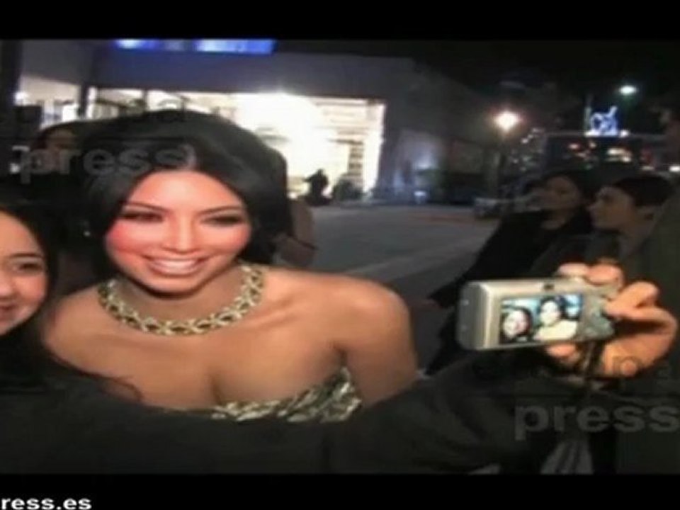 Kim Kardashian muestra su mejor figura al natural