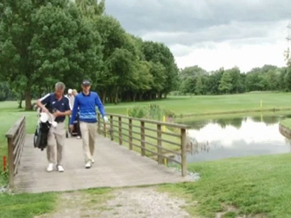 Botschafter Thomas Müller verleiht Flügel