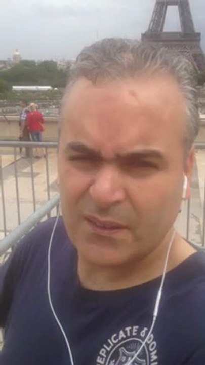 Paris - Tour Eiffel vue de  La Place Trocadero