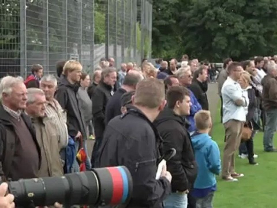 Paderborn: Schmidt erstetzt Schmidt und bittet zum ersten Training