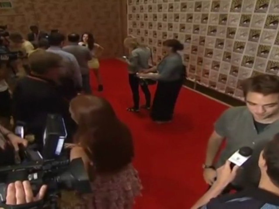 Stewart pleased to finally be a vampire - AP interview
