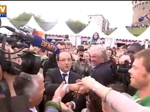 Tweet polémique : Valérie Trierweiller sort de son silence