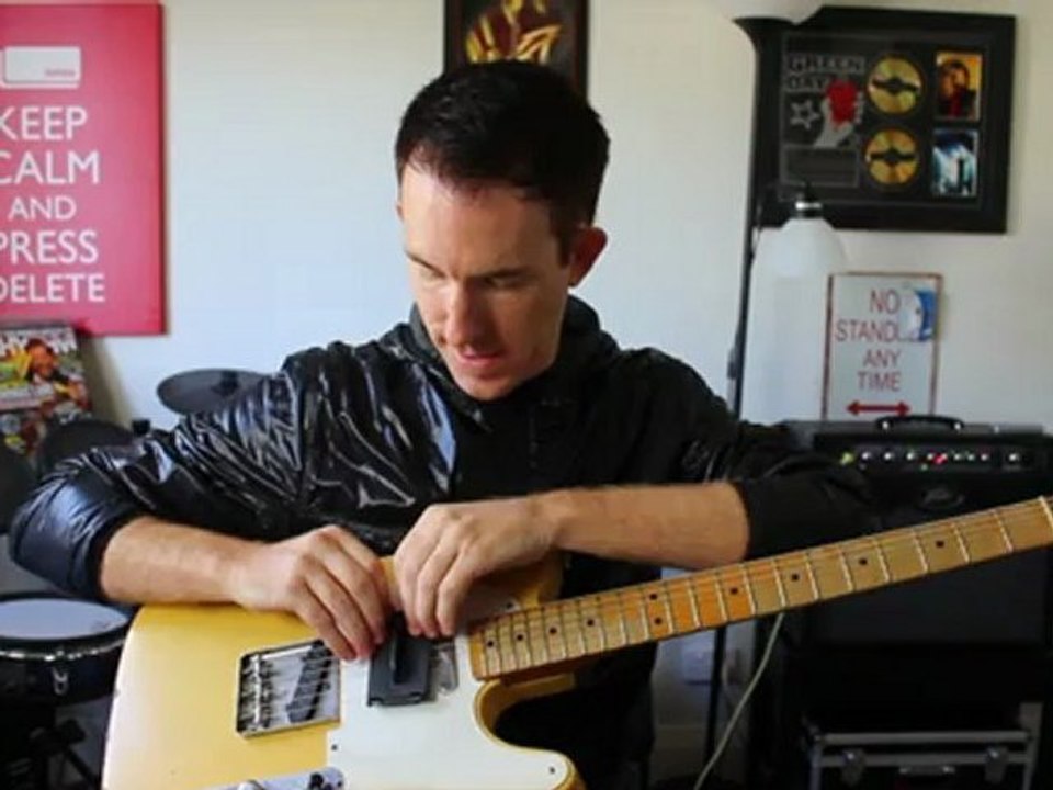 'The String Cleaner' Demo - Cleans Guitar Strings