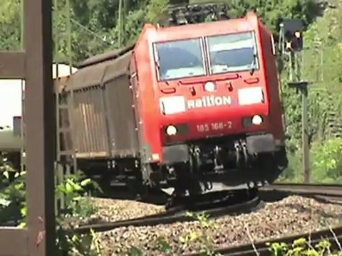 Züge südlich der Loreley, Alpha Trains 185, SBB Cargo Re482, 145, 101, 4x 185, 2x 428