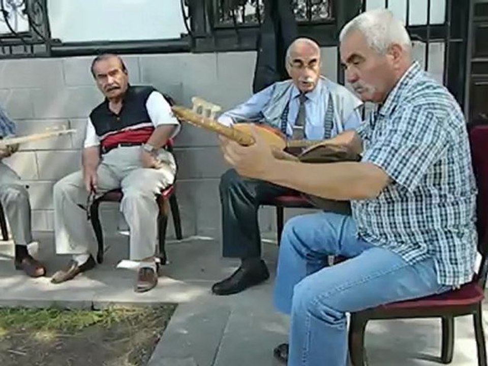 Pınar senin ne belalı başın var