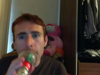 Wiwi égratigne "cover girl (put the bass in your walk)" de RuPaul