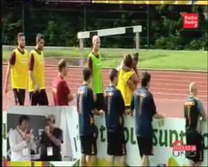 Allenamento AsRoma a Riscone di Brunico 15/07/12  Bojan Osvaldo abbraccio