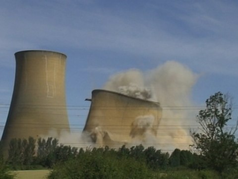 Five cooling towers demolished at High Marnham power station