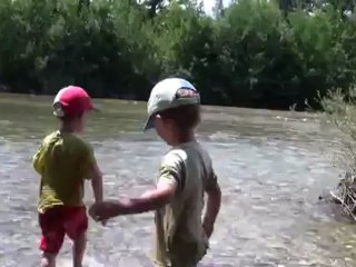 les enfants a la rivière juillet 2012