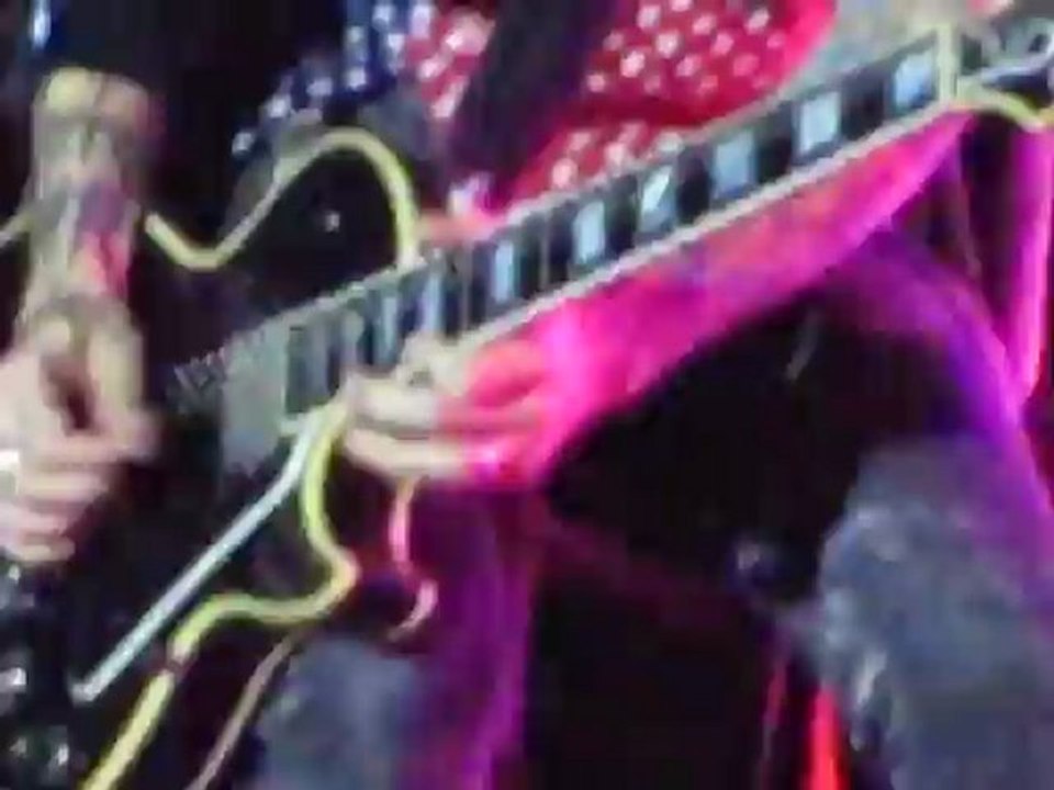 Guns'n Roses-Nowember Rain (Tuborg GoldFest 2012 İSTANBUL)