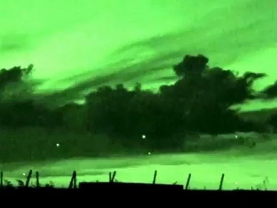 ufo.lanterne chinoise?LAGNY SUR MARNE .France.2012