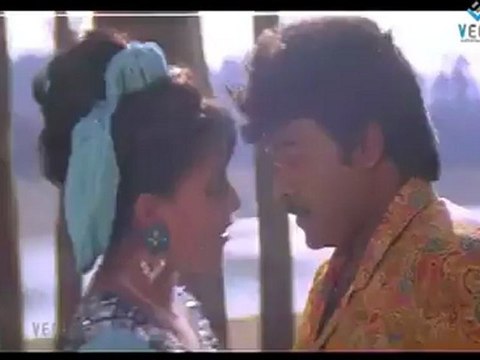 Vayasu Vayasu - Gang Leader,Chiranjeevi,Vijaya Santhi