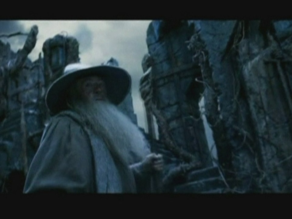 The Hobbit: Ian McKellen talks Gandalf at Comic-Con