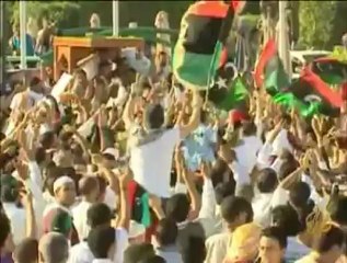 إحتفال الليبيين بالعيد بعد سقوط القذافي