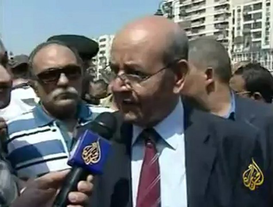 تداعيات بناء جدار أمام السفارة الإسرائيلية في مصر