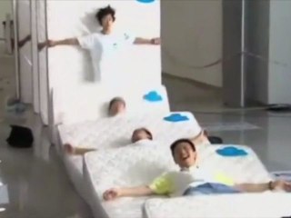 Un nouveau record du monde de dominos humains