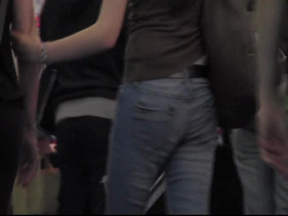 Vidéo de fesses à la Japan Expo 2012