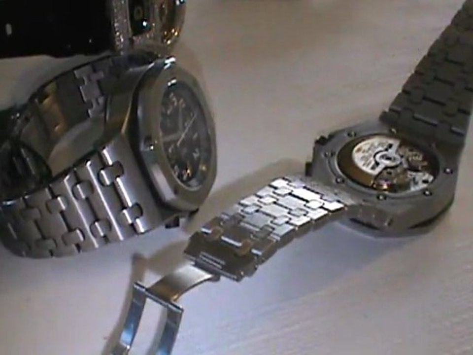 Audemars Piguet Royal Oak Offshore(IRREGAL) Movement/Watch Review Black Themes
