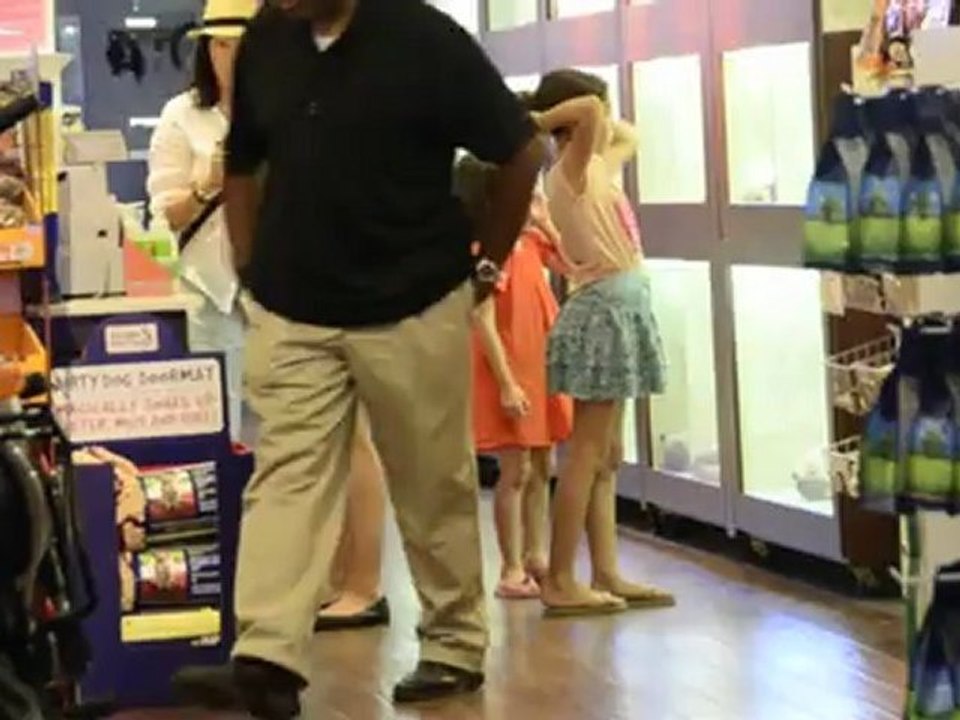 Suri Cruise weint, als Katie Holmes nein zum Hundebaby sagt