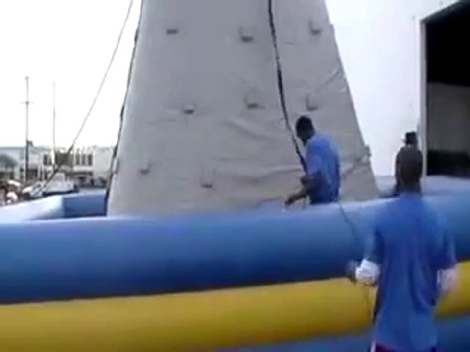 Family Entertainment the wall ALABAMA please Call (800) 205-6106 Temporary Kitchens 123 .flv
