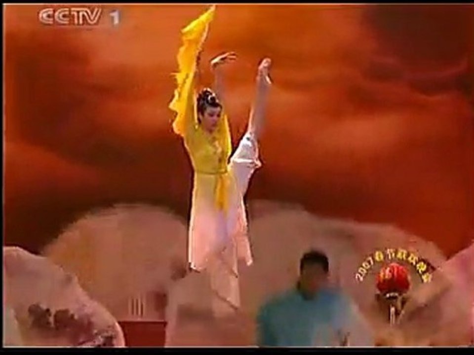 舞蹈与武术，太极拳，长拳与南拳. Danza y Wushu Moderno en la CCTV China.