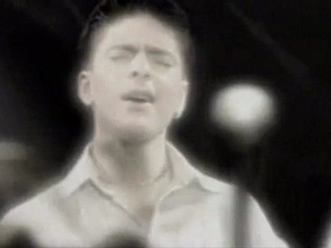 TOSE PROESKI - TVOITE BAKNEZI NA MOITE BELI KOSULI (official)