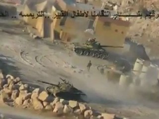 Footage shows bomb attack on Syrian tanks