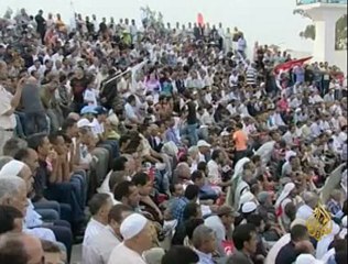 استياء في تونس من استنجاد ناشطة حقوقية