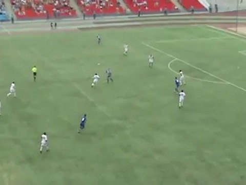 Un enchaînement parfait pour un but de folie !