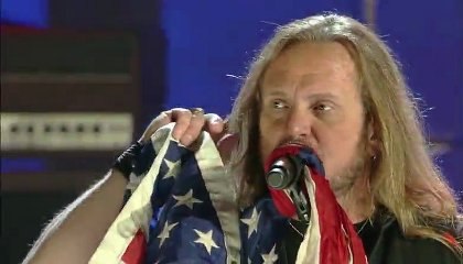 Lynyrd Skynyrd  - Free Bird (LIVE)