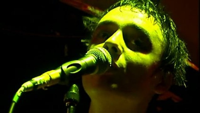 The Libertines - Don't Look Back Into the Sun (LIVE)