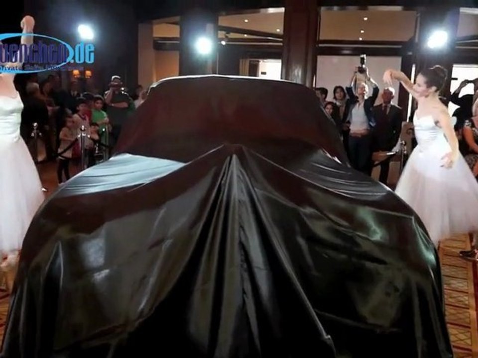 Rolls royce chrystal silver cloud ii mit 1 mio swarovski kristallen zugunsten "help in motion"