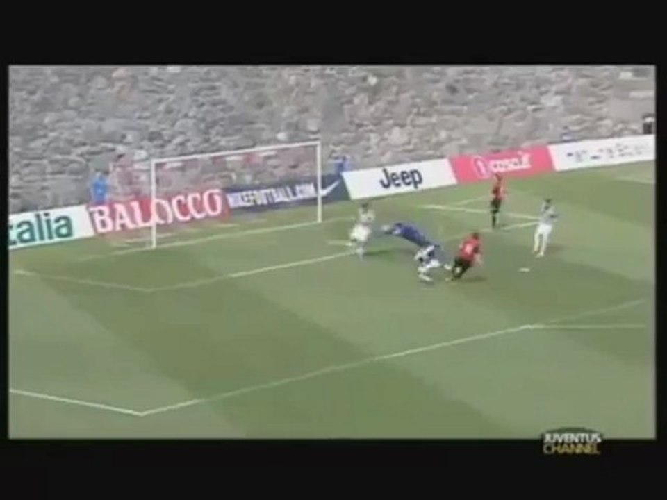Lucio Papera FUNNY! Juventus vs Aygreville - Amichevole 17 luglio 2012