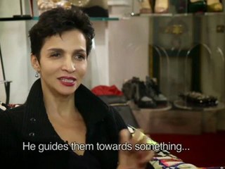 Christian Louboutin filme Farida Khelfa pour son livre