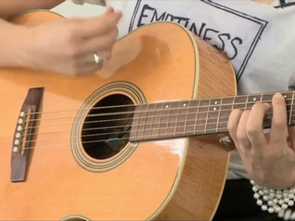 Exclusivité: EMA chante pour Vogue