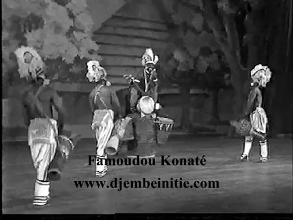 Famoudou Konaté Ballets (Document Djembé Initié)
