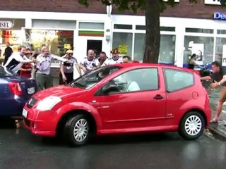 Célébration d'un créneau par des supporters saouls