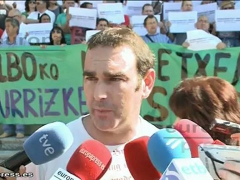 Trabajadores piden a Azkuna que se plante