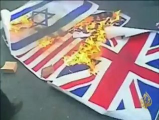 وصول الدبلوماسيين الإيرانيين بعد طردهم من بريطانيا