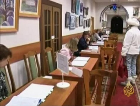 الناخبون الروس بدأو التصويت لاختيار أعضاء مجلس النواب