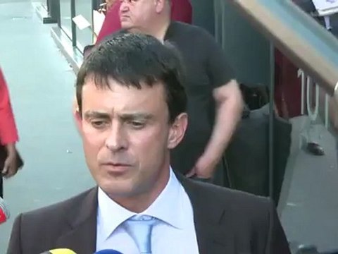 Manuel Valls à son arrivée au Conseil national de préparation du congrès